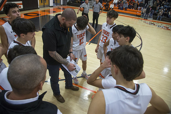 DN4R4898